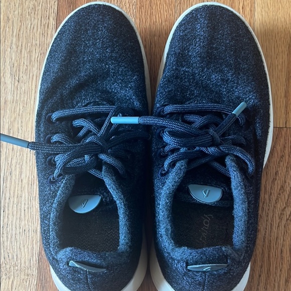 Allbirds Navy Blue Sneakers - Picture 3 of 5